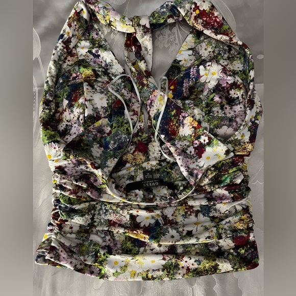 Guess (xsm) Beautifully cut, lined bust. Lifts slightly as well. - Picture 6 of 6